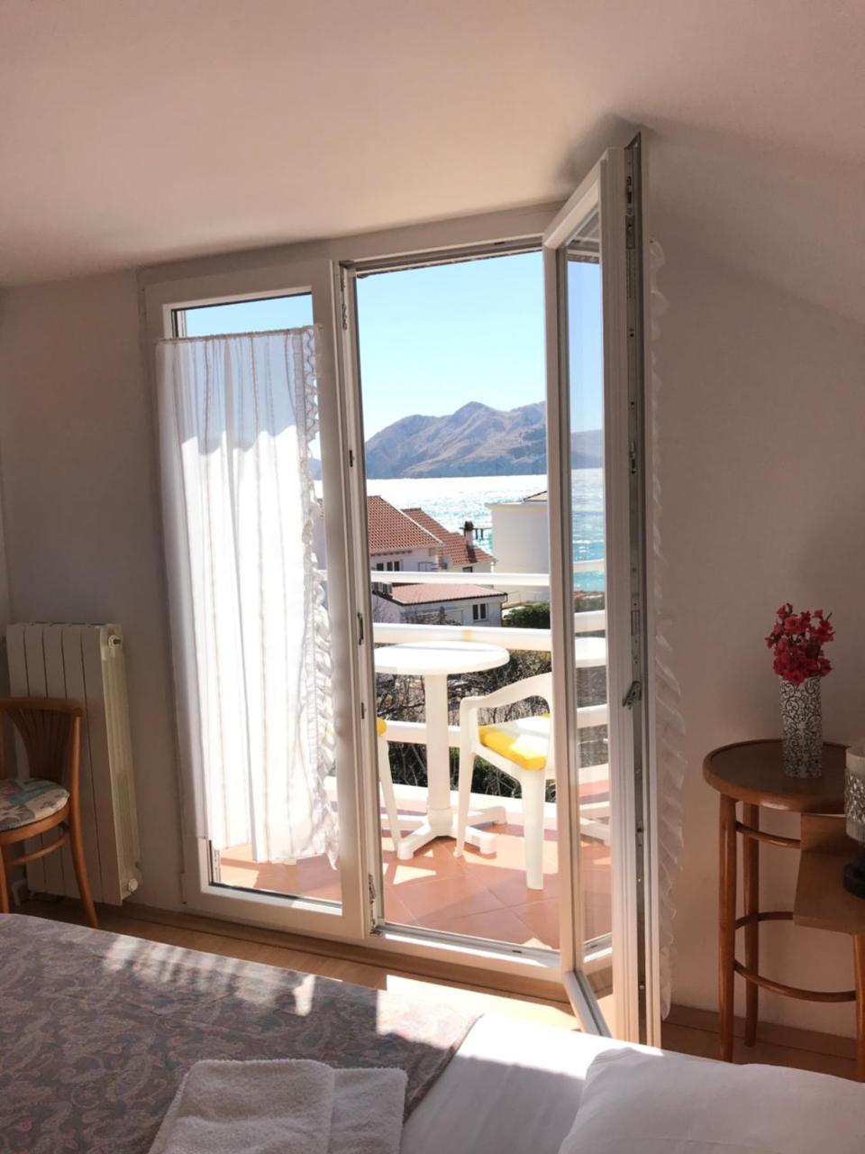 Sobica Hotell Baška Eksteriør bilde